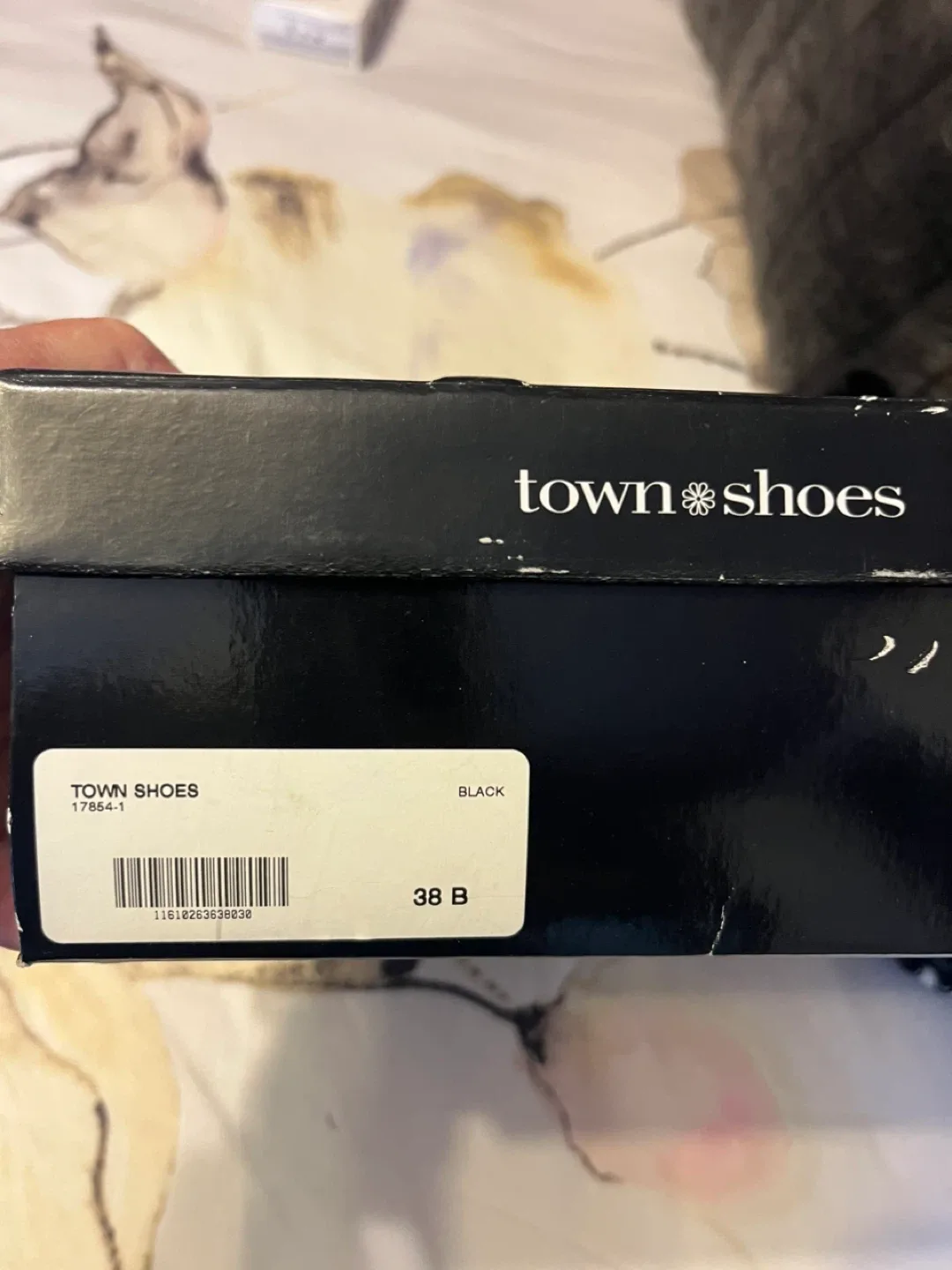Town Shoes Black Heeled Sandals, Size 8 image indicator(6)