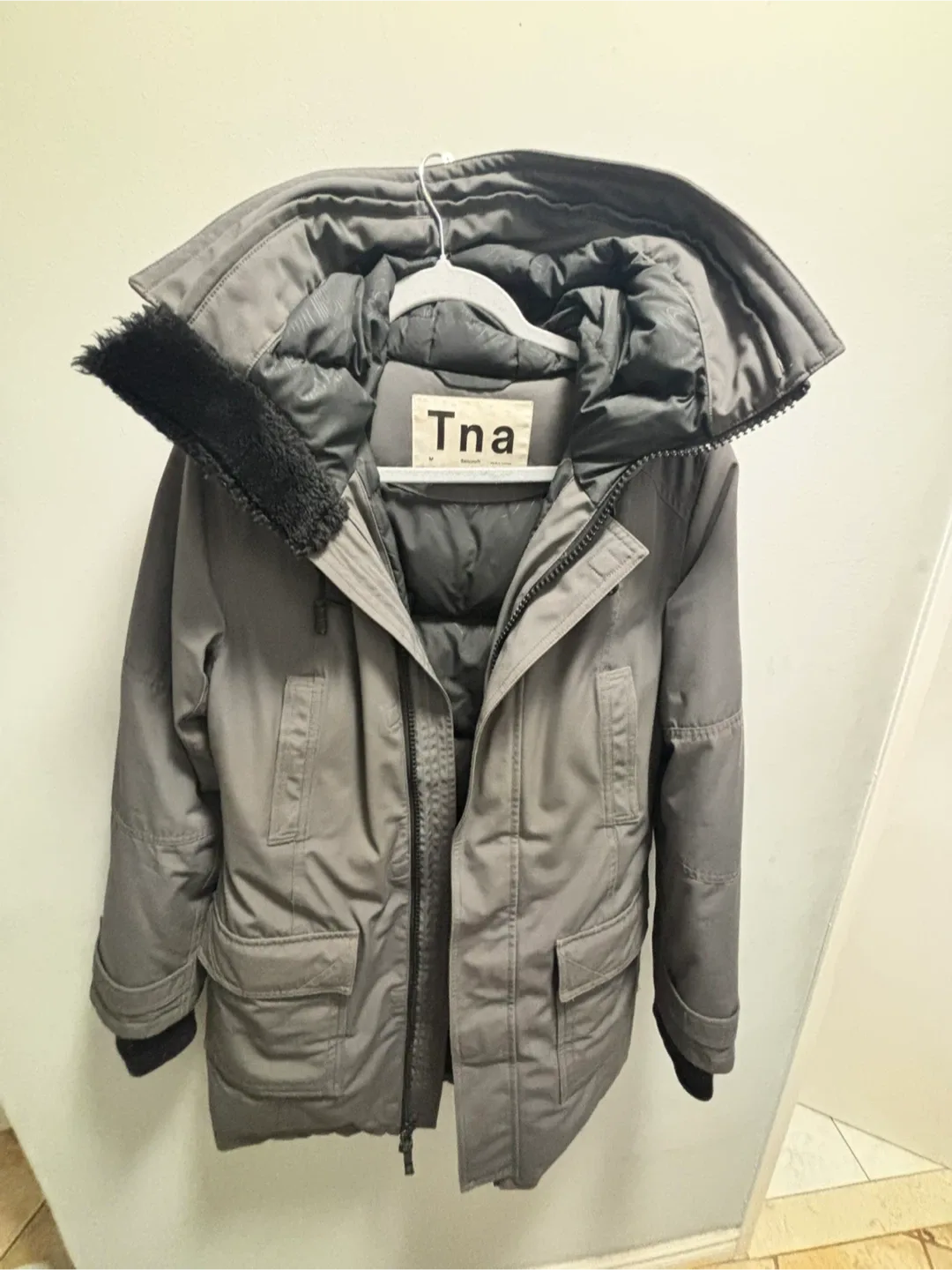 TNA Parka - Size M image indicator(2)