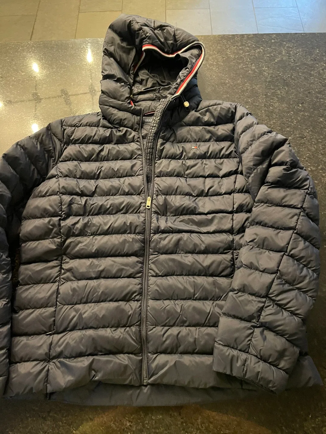 Tommy Hilfiger Puffer Jacket - Size L image indicator(2)