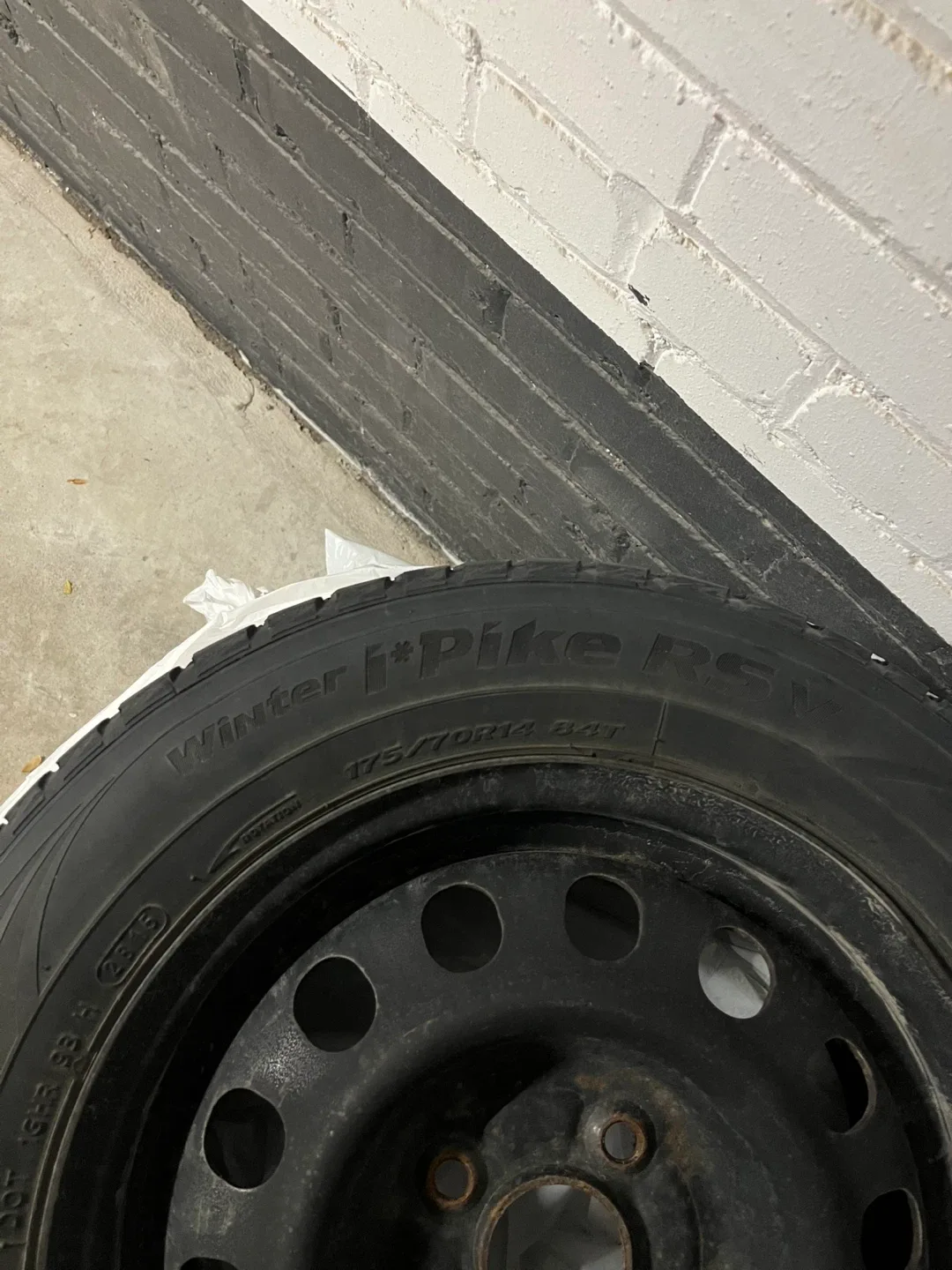 Winter Tires ON RIMS (14”) image indicator(2)