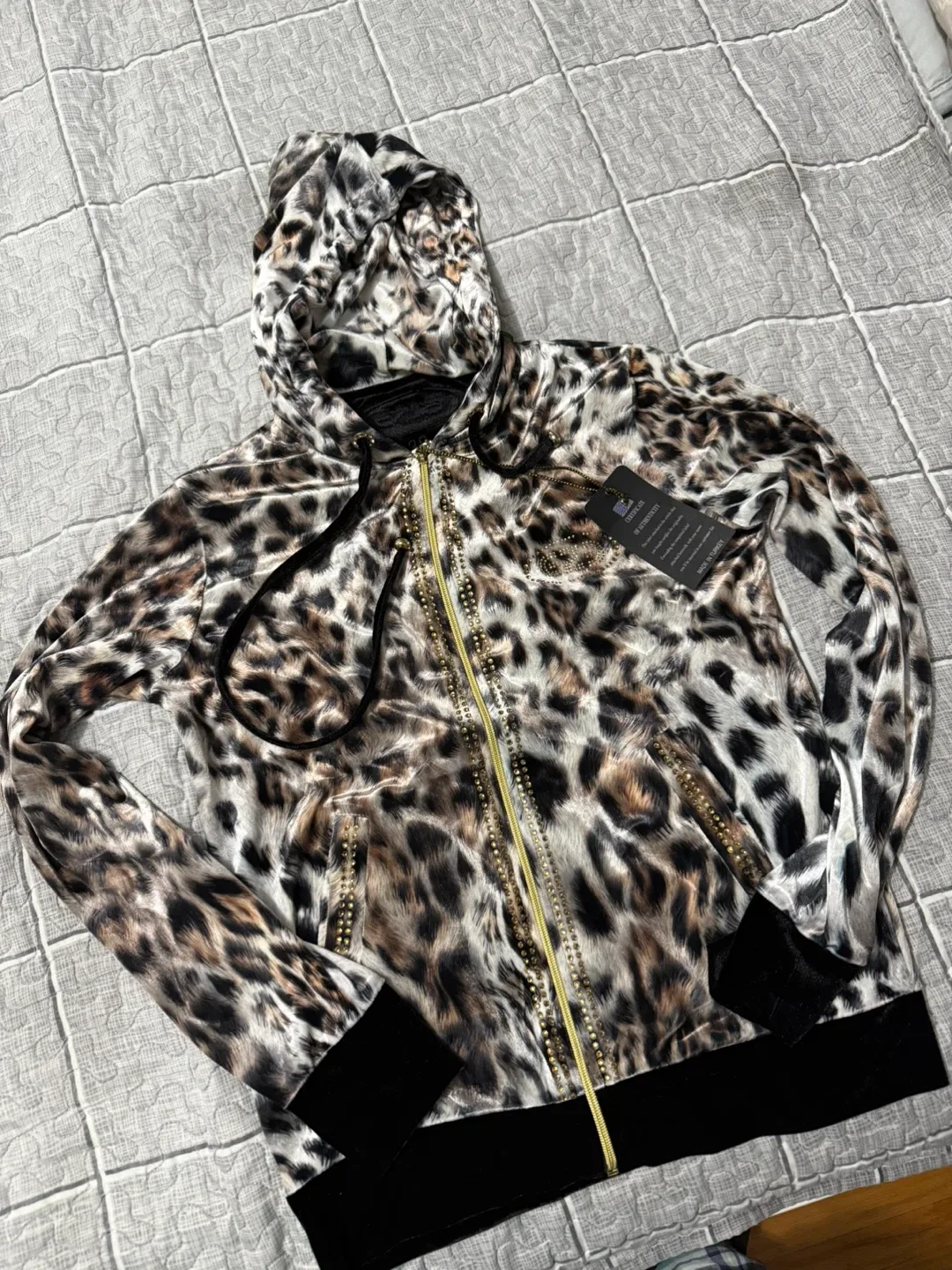 Leopard Print Hoodie & Black Velvet Pants Set image indicator(2)