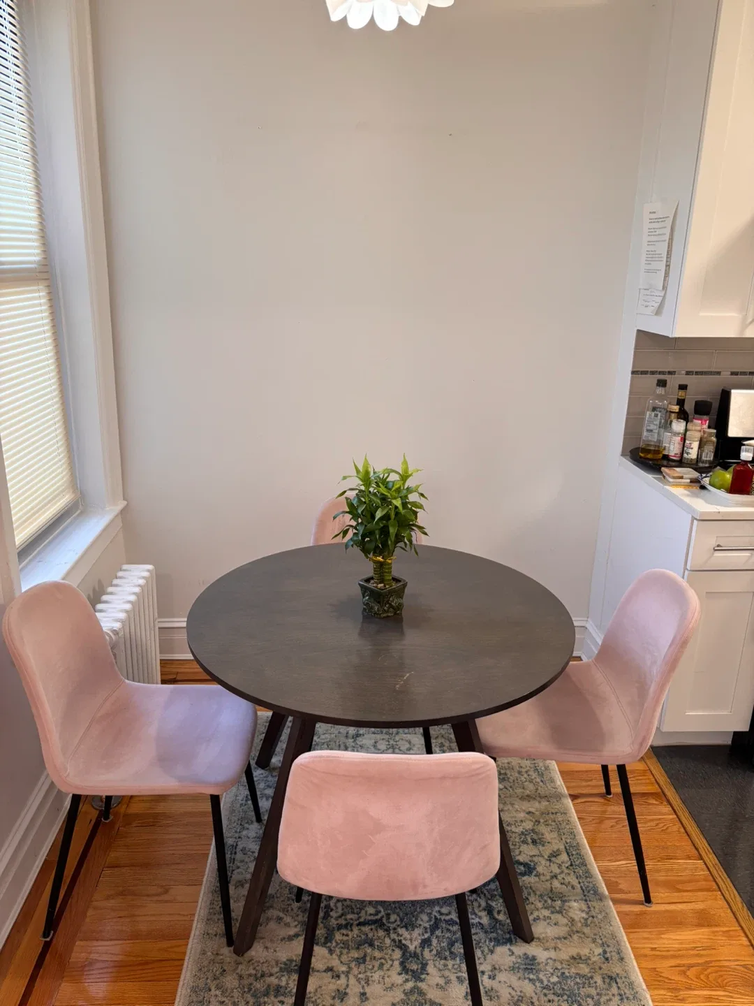 Round Dining Table with 4 Pink Velvet Chairs image indicator(5)