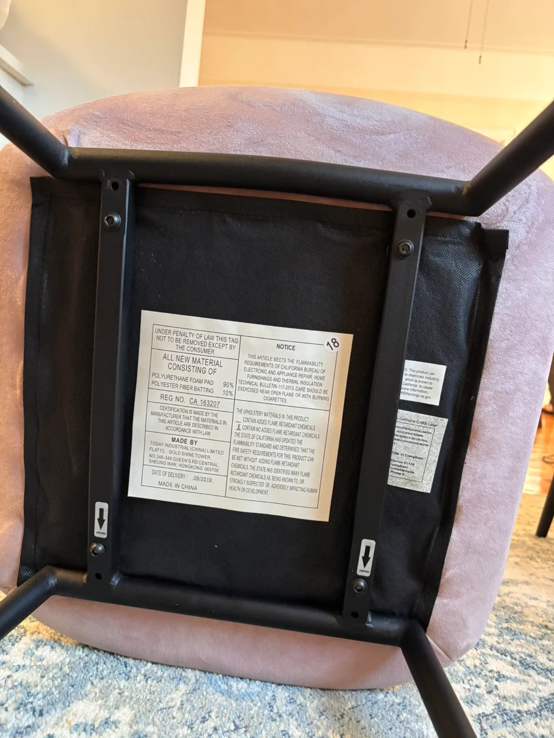 Round Dining Table with 4 Pink Velvet Chairs image indicator(7)