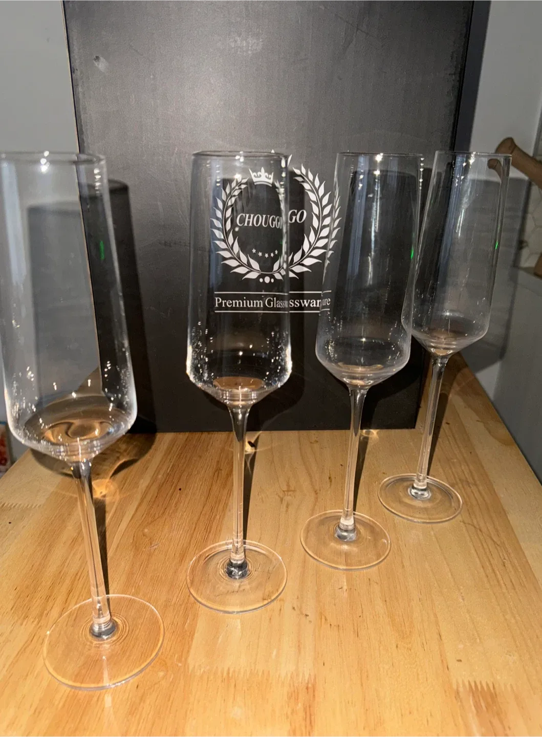 Premium Glassware set, 6 Champagne flutes, Excellent condition image indicator(6)