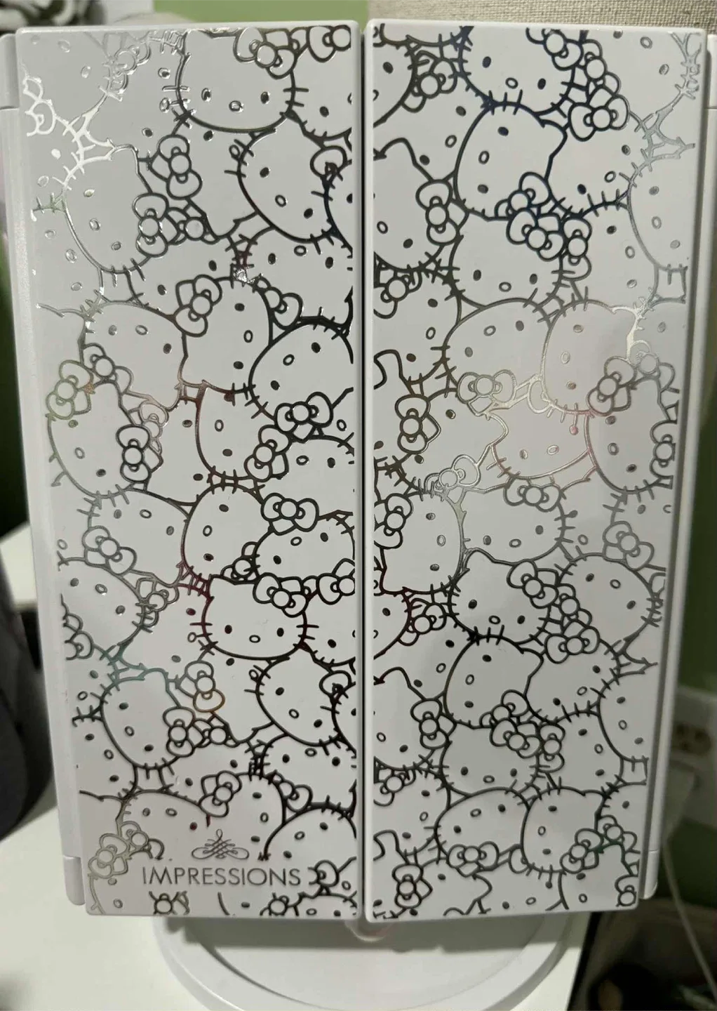 Impressions Hello Kitty Vanity Mirror image indicator(2)