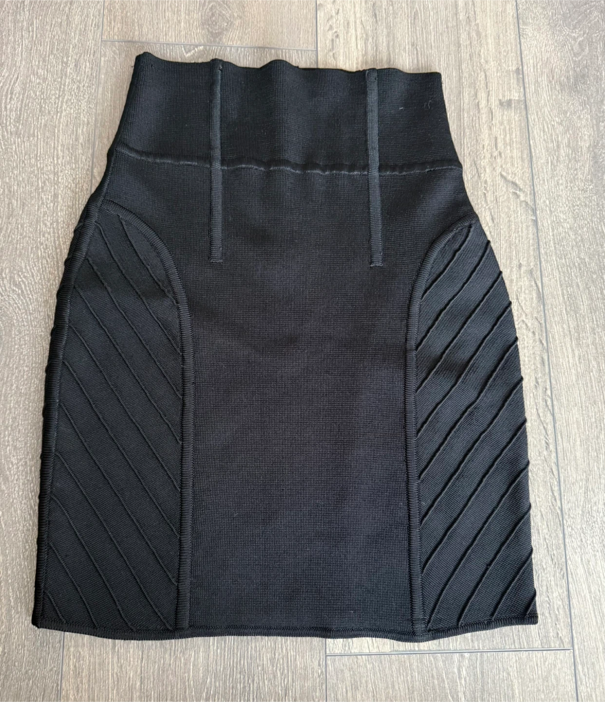 Wilfred Black Mini Skirt - Size Small