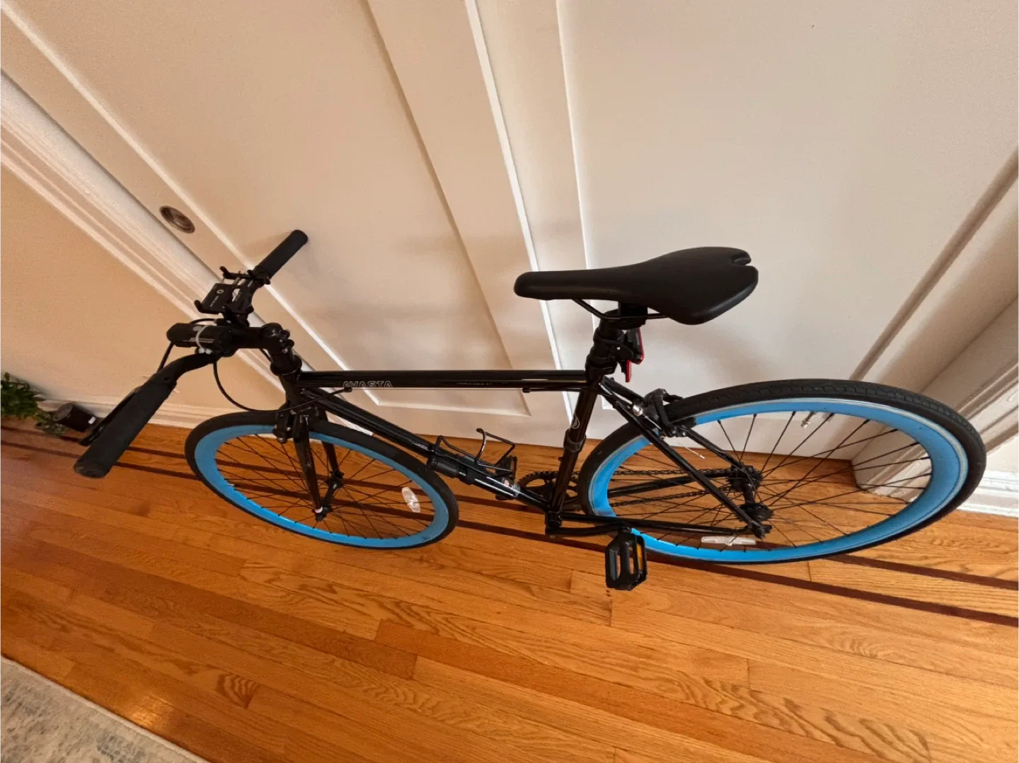 Critical Cycles Harper Single-Speed Bike - Black/Blue image indicator(3)