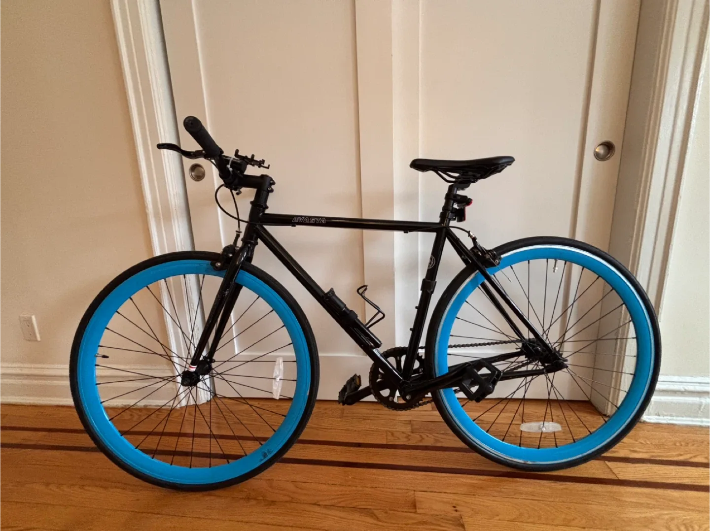 Critical Cycles Harper Single-Speed Bike - Black/Blue image indicator(2)