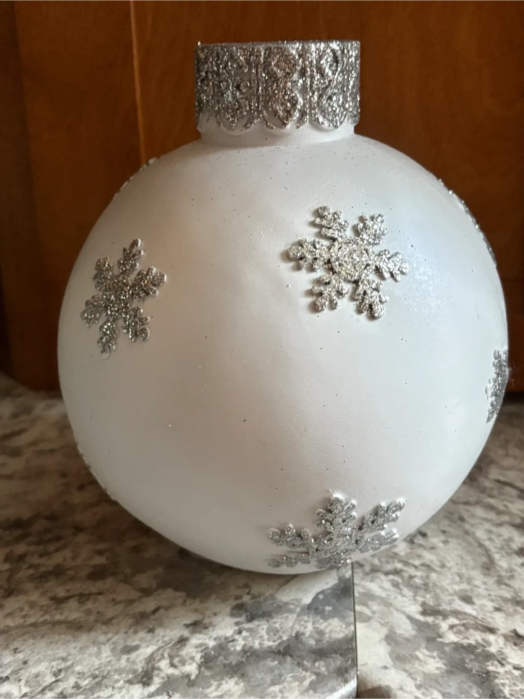 Christmas Glitz and Glam Tabletop Decor image indicator(2)