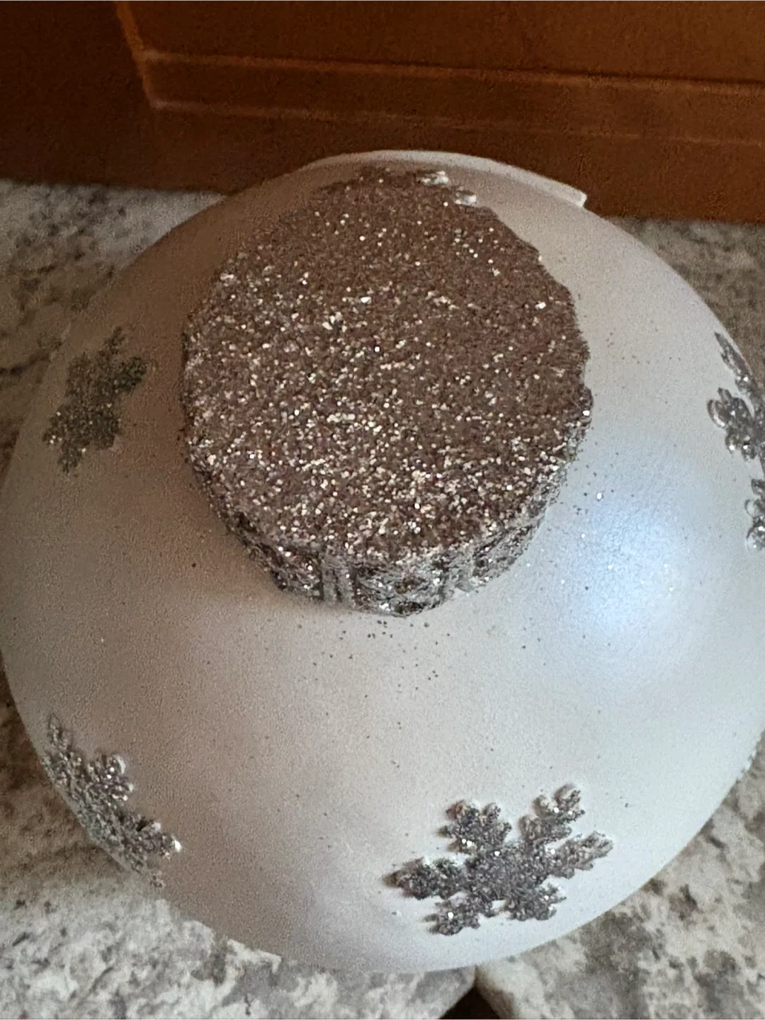 Christmas Glitz and Glam Tabletop Decor image indicator(3)