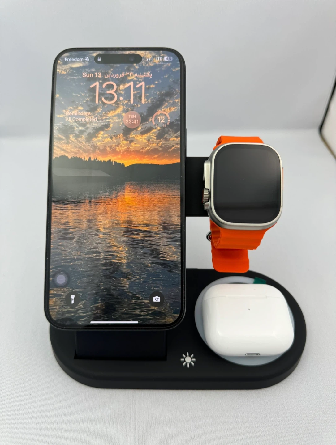 Yoo Face 4 in 1 Wireless Charger - Model WLC-01