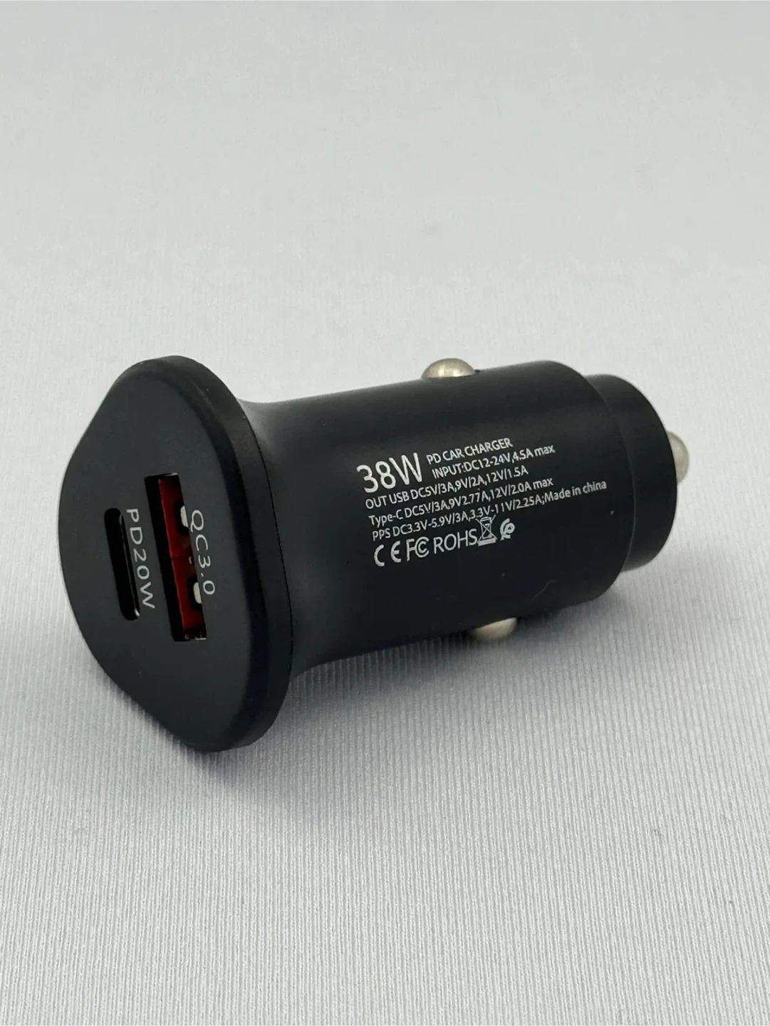 Yoo Face CAR-02 38W Car Charger - Like New! image indicator(2)