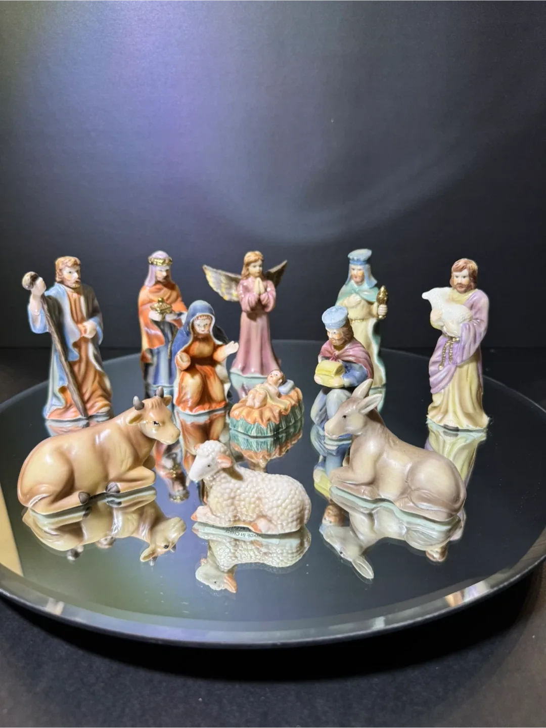 Vintage Nativity Set image indicator(3)