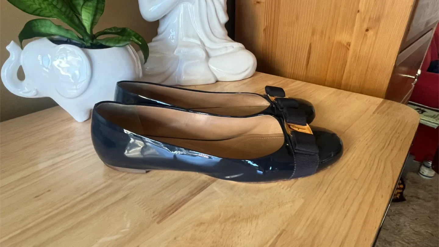 Varina Ferragamo Flats image indicator(6)