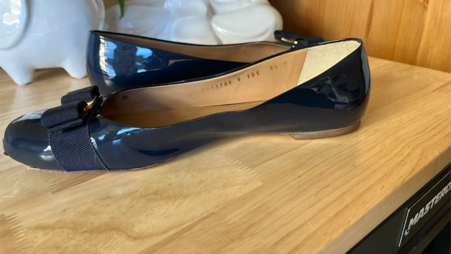 Varina Ferragamo Flats image indicator(9)