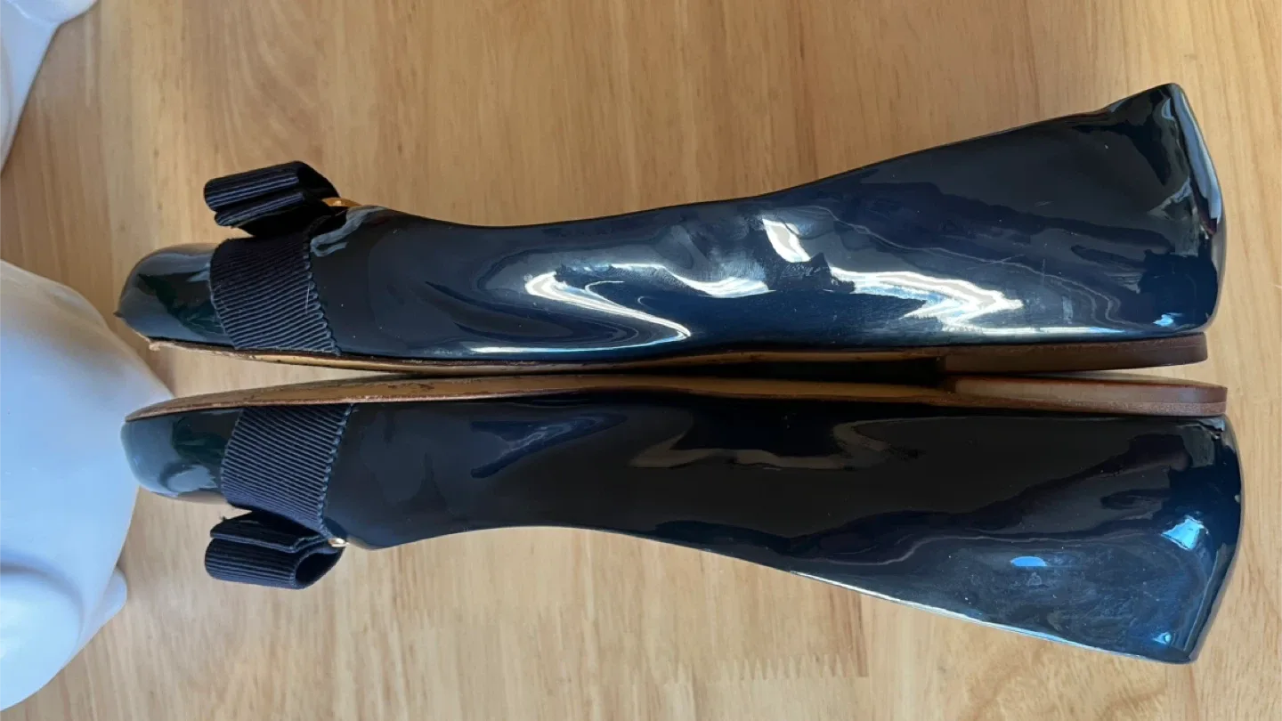 Varina Ferragamo Flats image indicator(10)