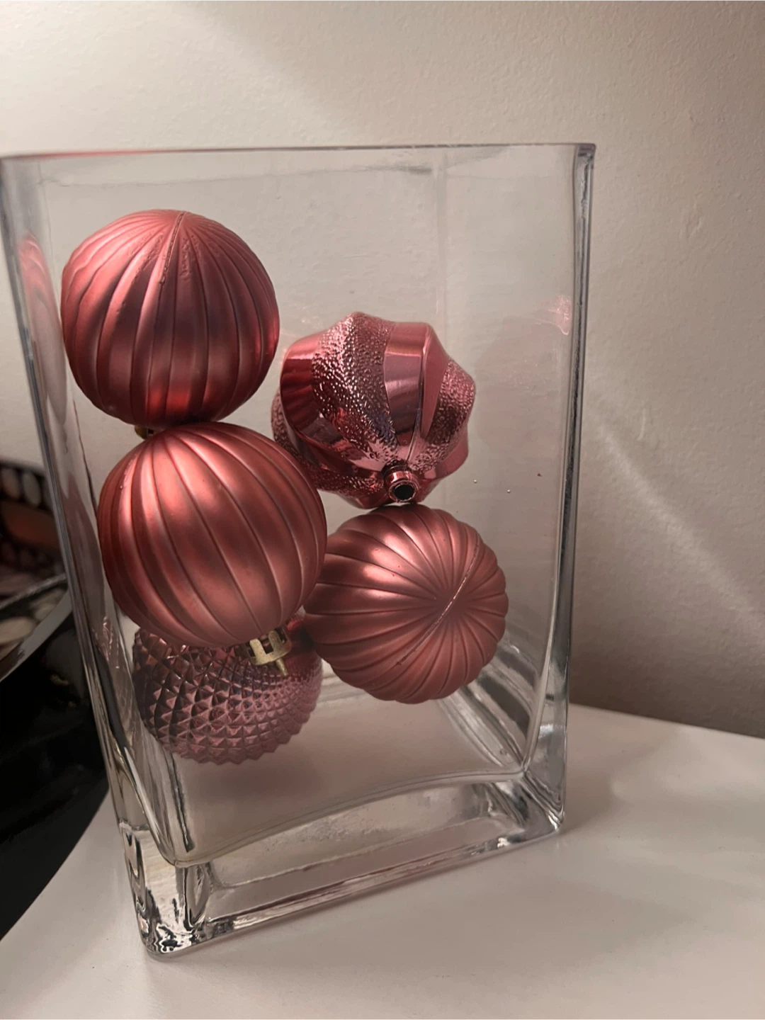 Holiday Decoration: Glass Vase with Pink Shatter Free Ornaments