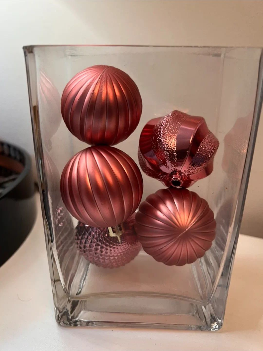 Holiday Decoration: Glass Vase with Pink Shatter Free Ornaments image indicator(9)
