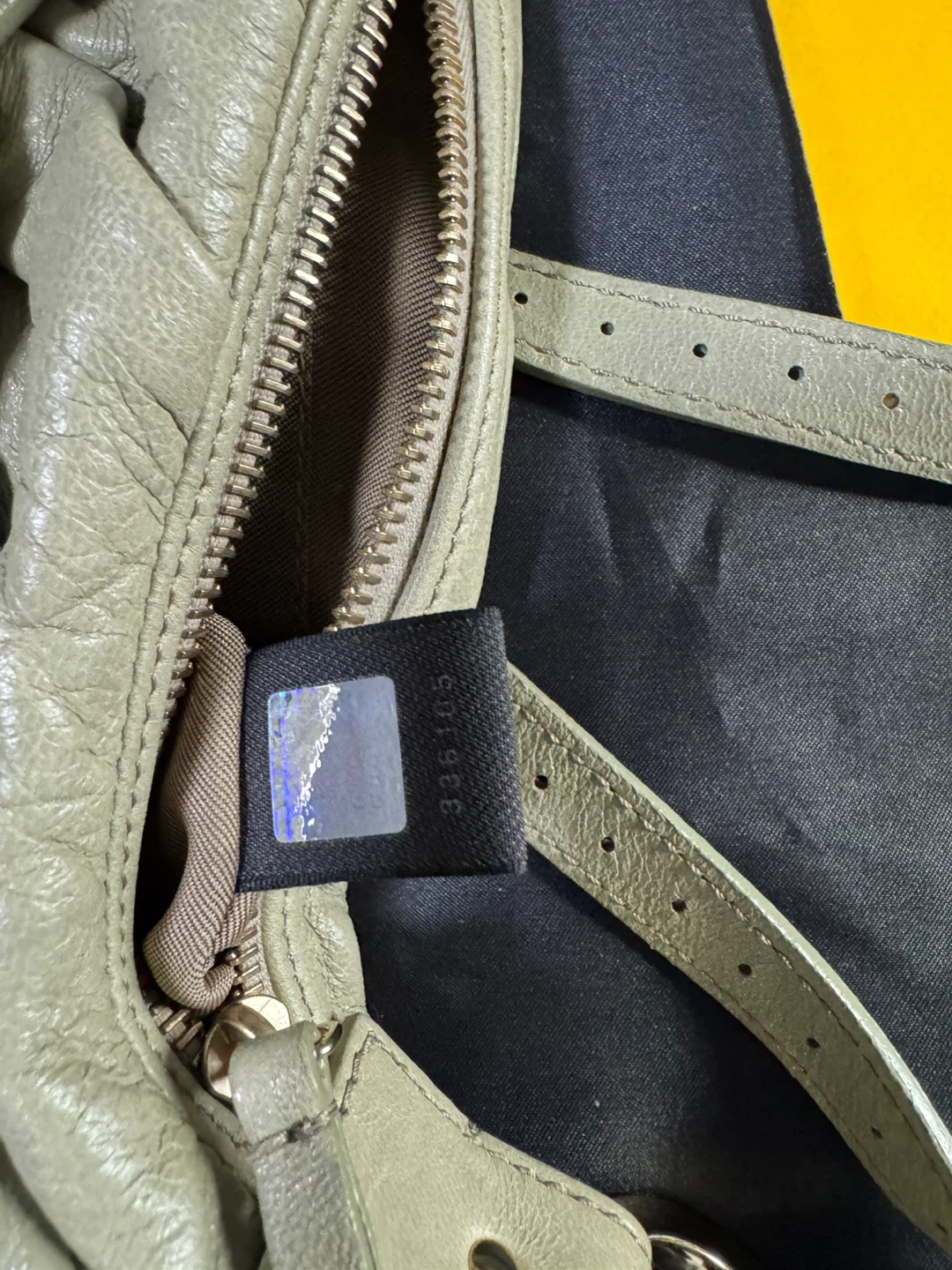 Fendi Leather Shoulder Bag Authentic - photo 4