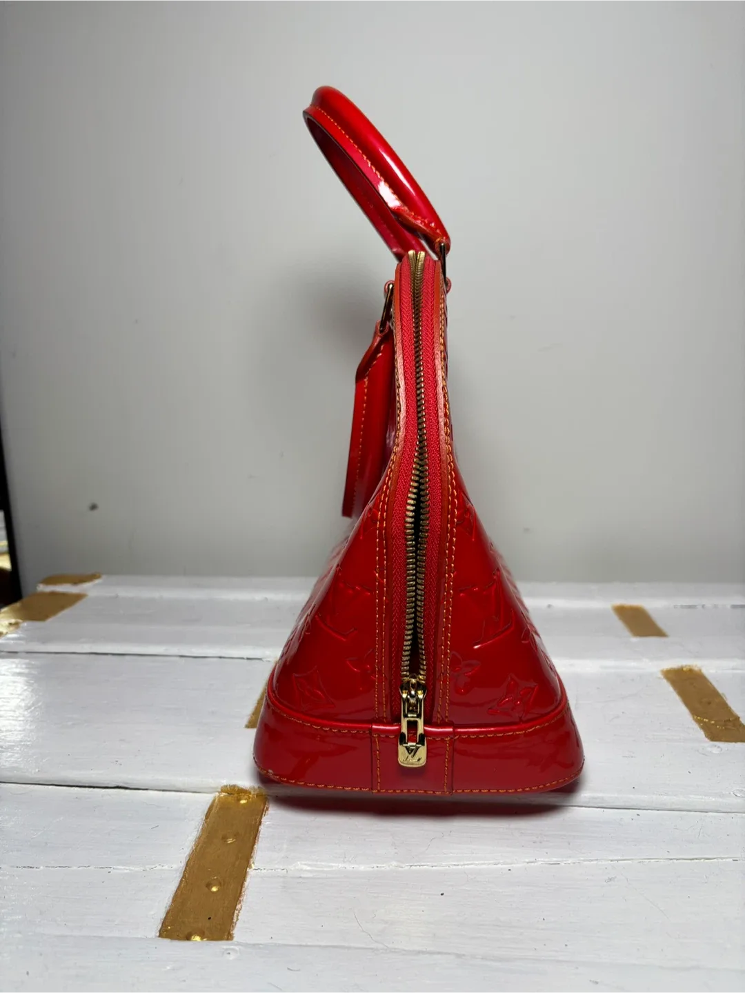 Louis Vuitton Alma BB Red image indicator(7)