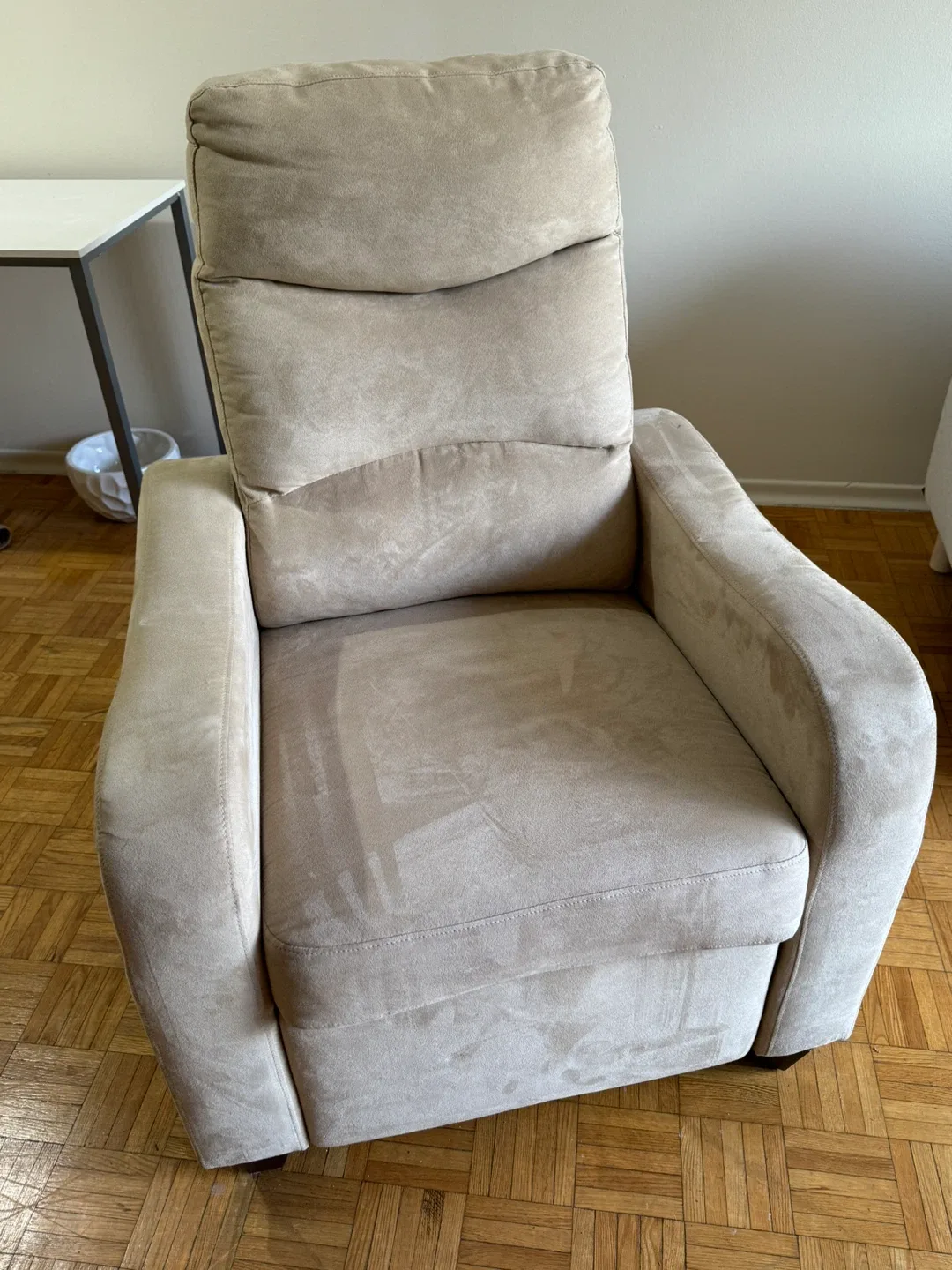 Beige Recliner Chair with Footrest image indicator(2)
