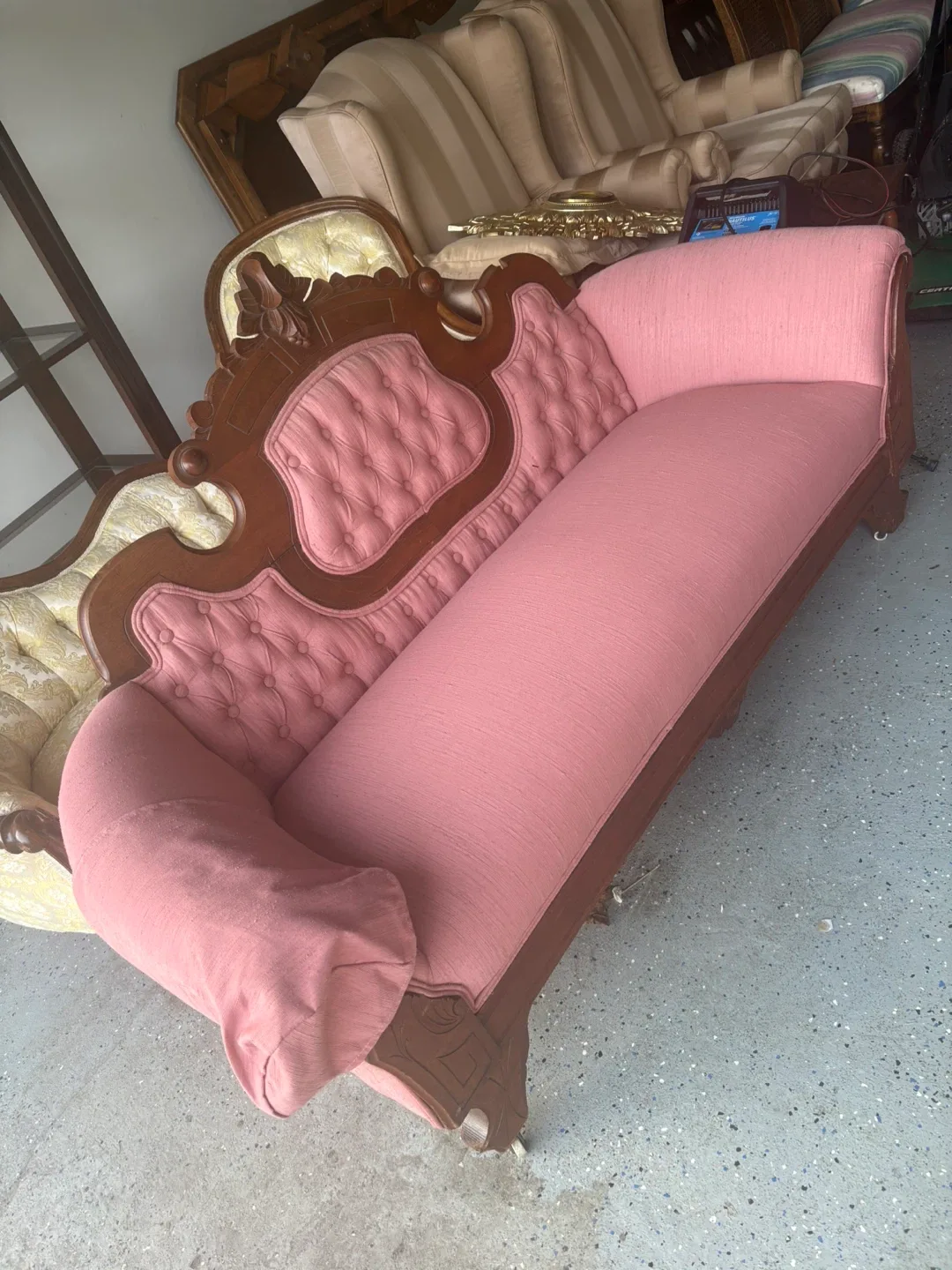 Antique Pink Tufted Settee image indicator(2)