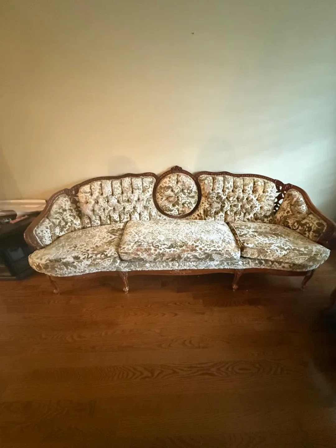 Vintage Floral Sofa and Armchair Set image indicator(3)