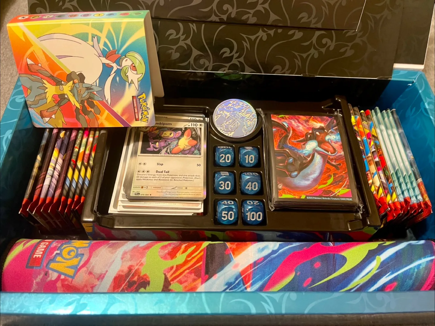 Mega Charizard X Ex Ultra-Premium Collection image indicator(3)