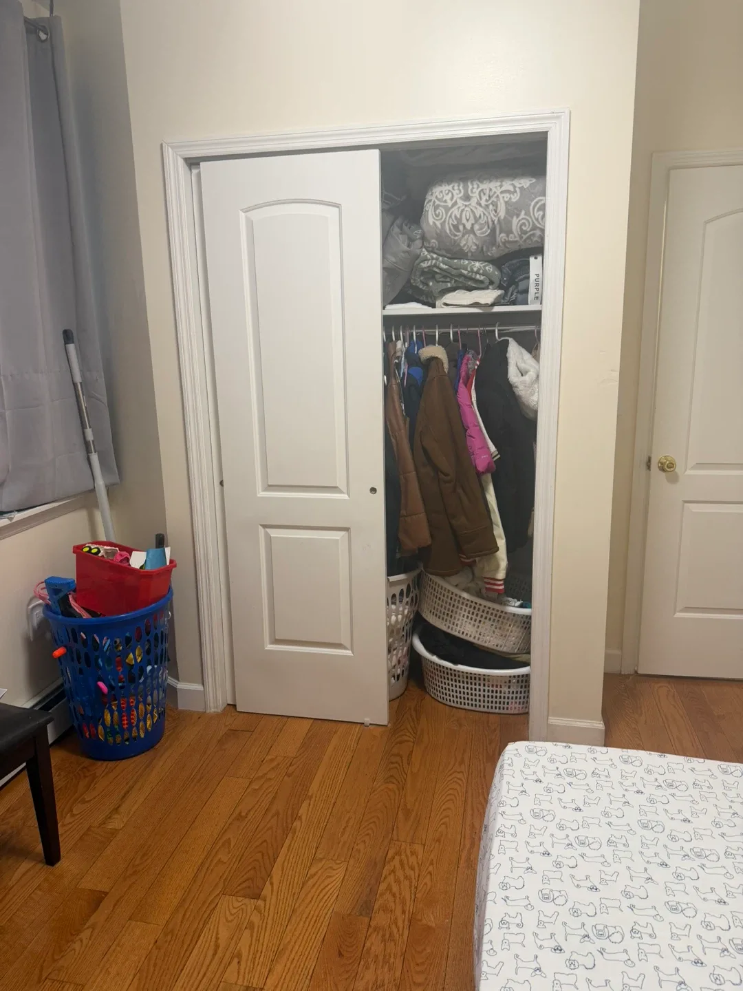 Se renta cuarto amplio para dos personas o una persona image indicator(3)