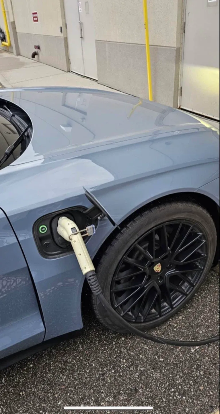 Winter tires Perelli PZero ELT tires and Porsche rims image indicator(2)