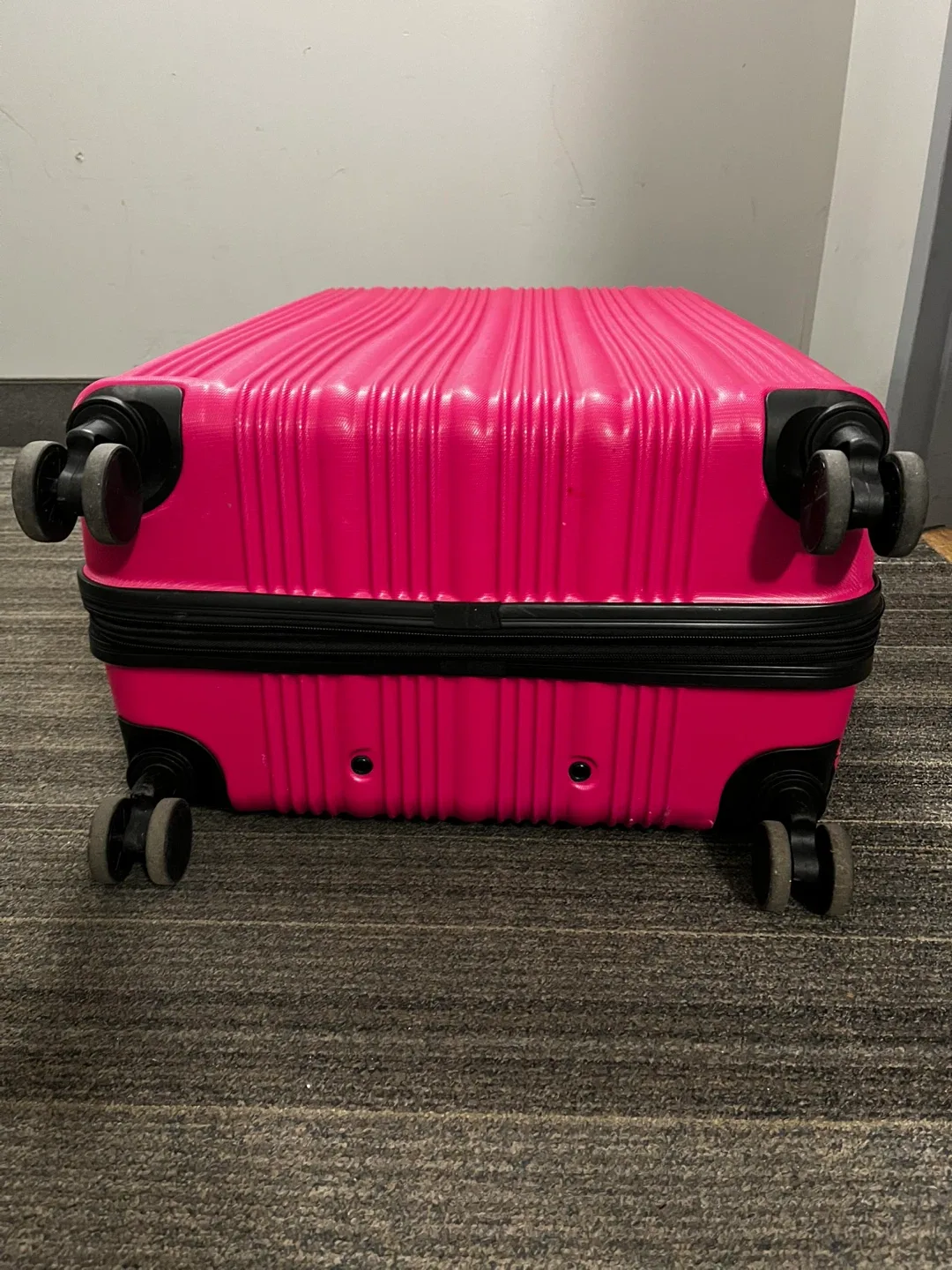 CALPAK Pink Hardshell Suitcase Large image indicator(3)