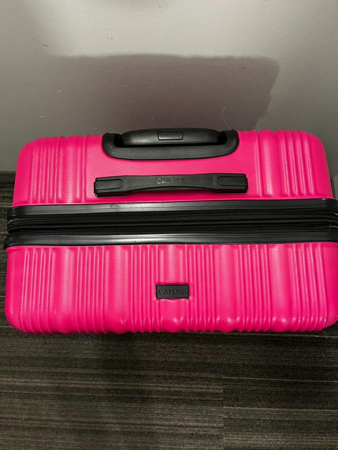 CALPAK Pink Hardshell Suitcase Large image indicator(2)