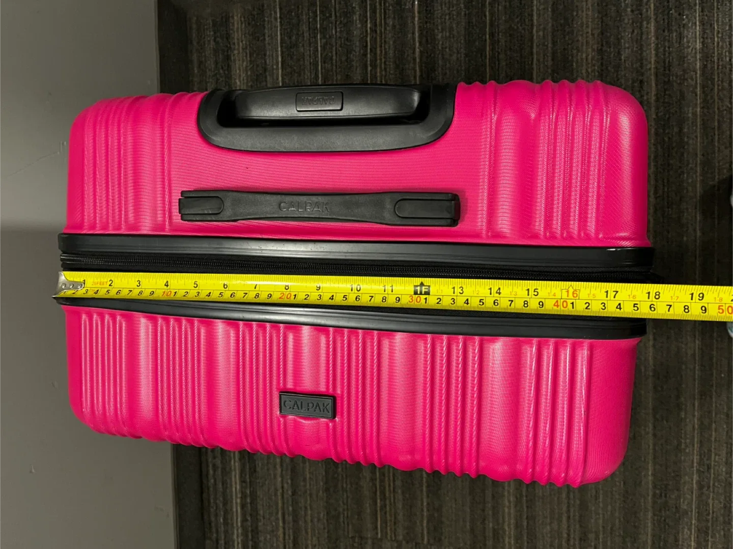 CALPAK Pink Hardshell Suitcase Large image indicator(4)