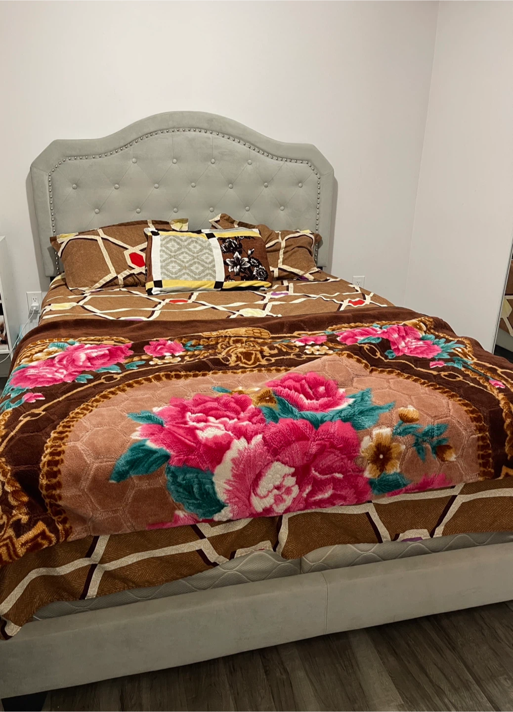 Queen size bed
