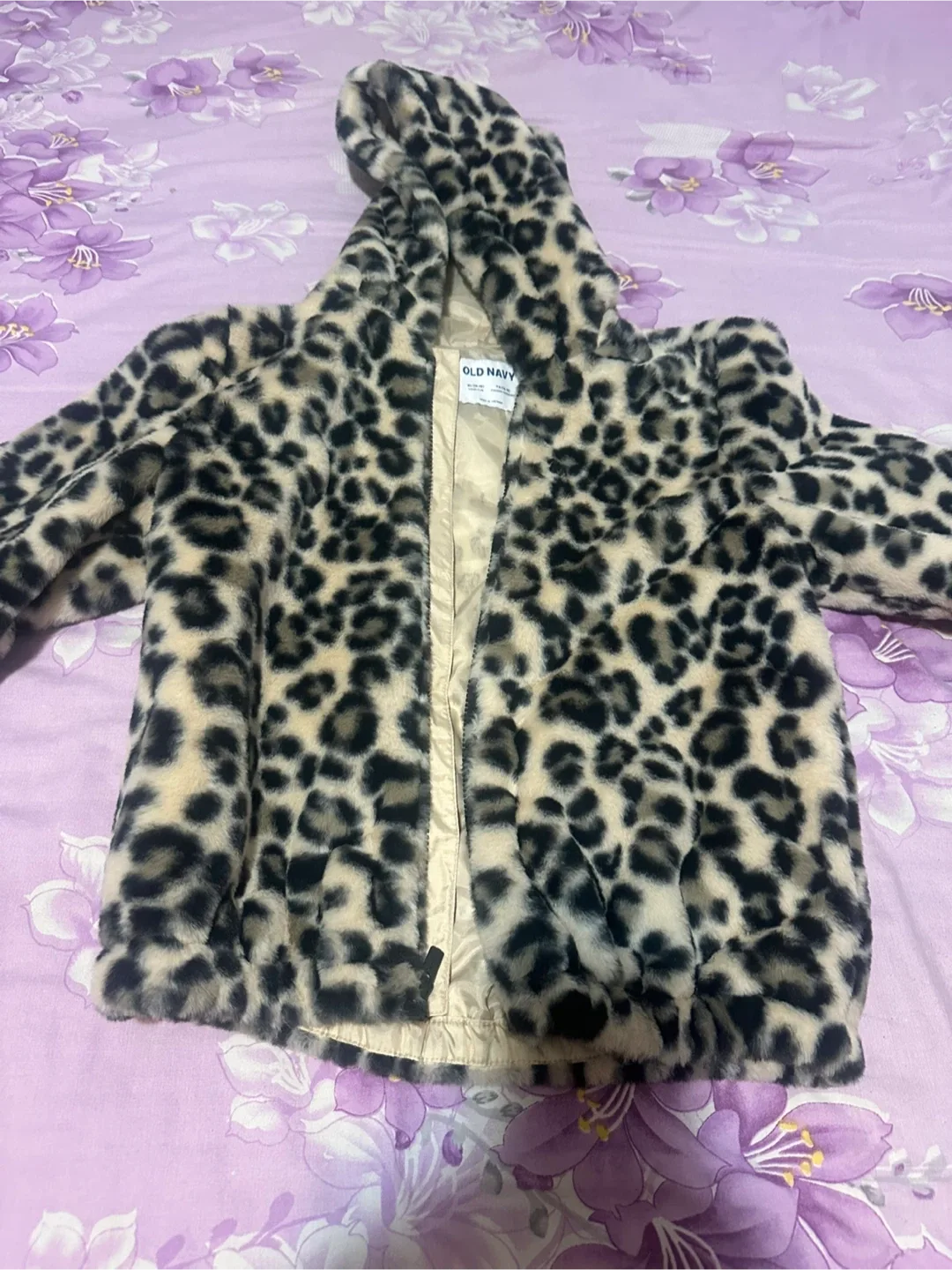 Old Navy Leopard Print Faux Fur Jacket. XL (14-16) image indicator(3)