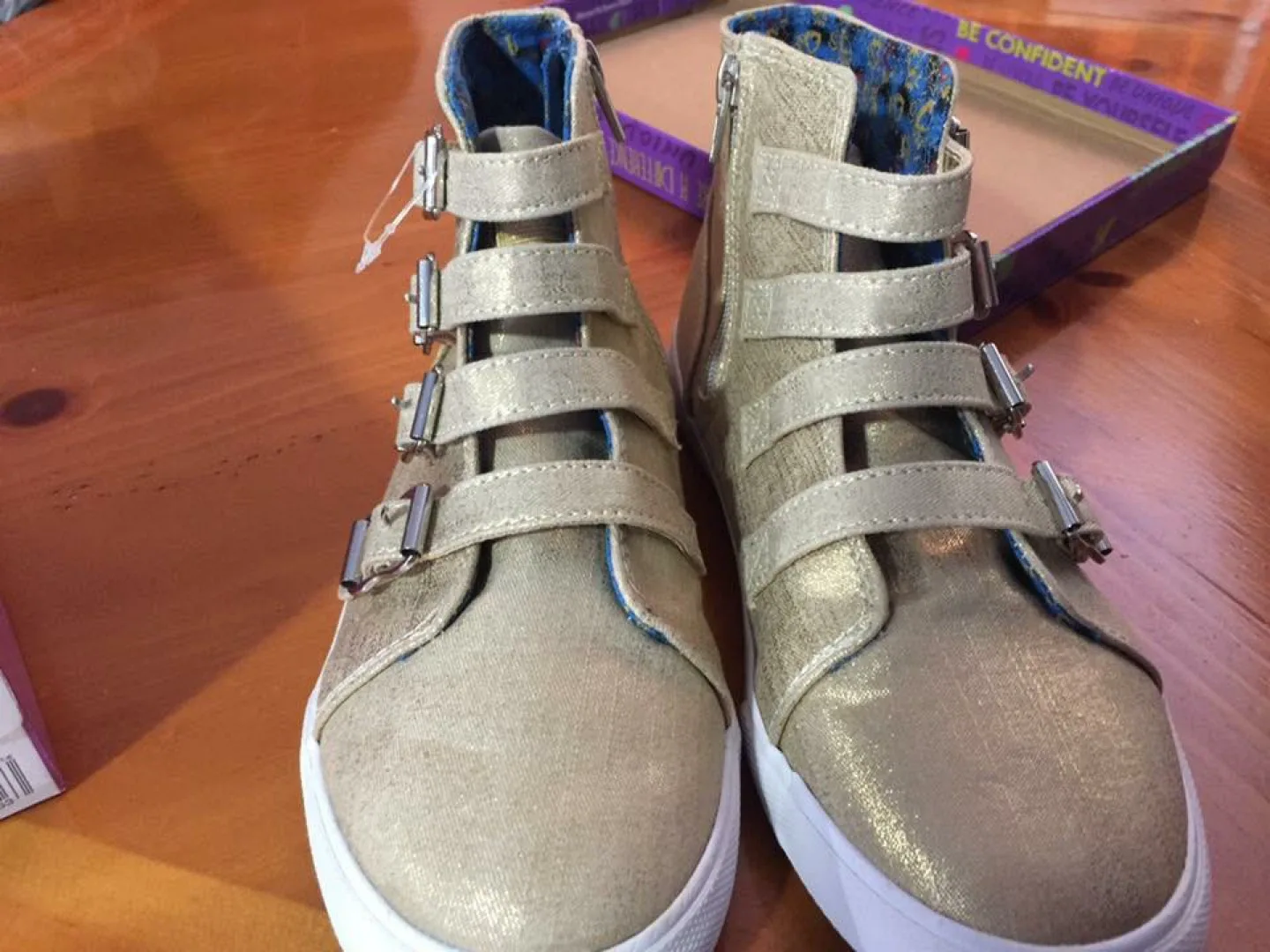 Disney D-Signed Evie Gold Shoes - Size 5 image indicator(2)