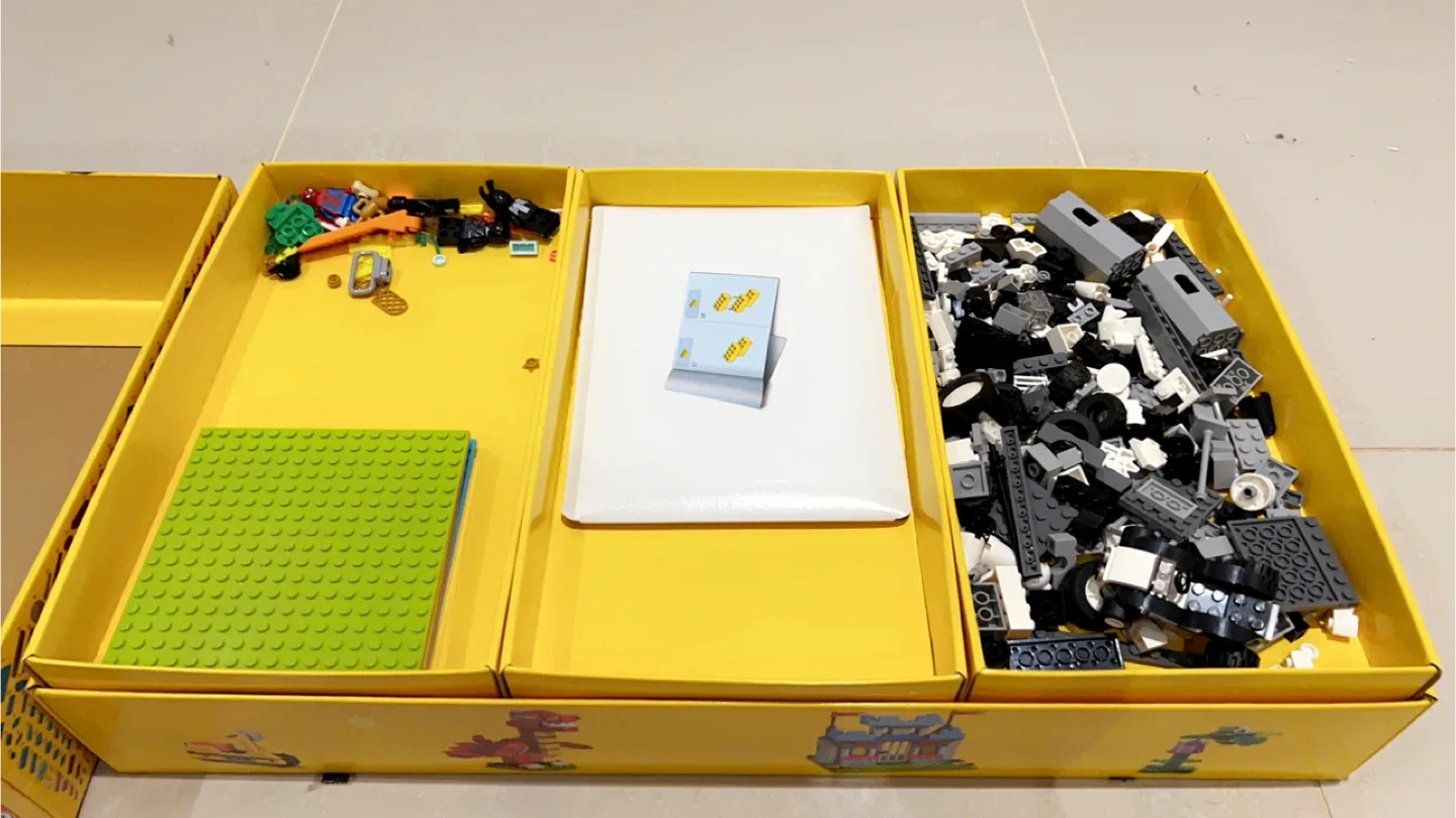 LEGO Classic 11020 Build Together Set, 5+ image indicator(3)