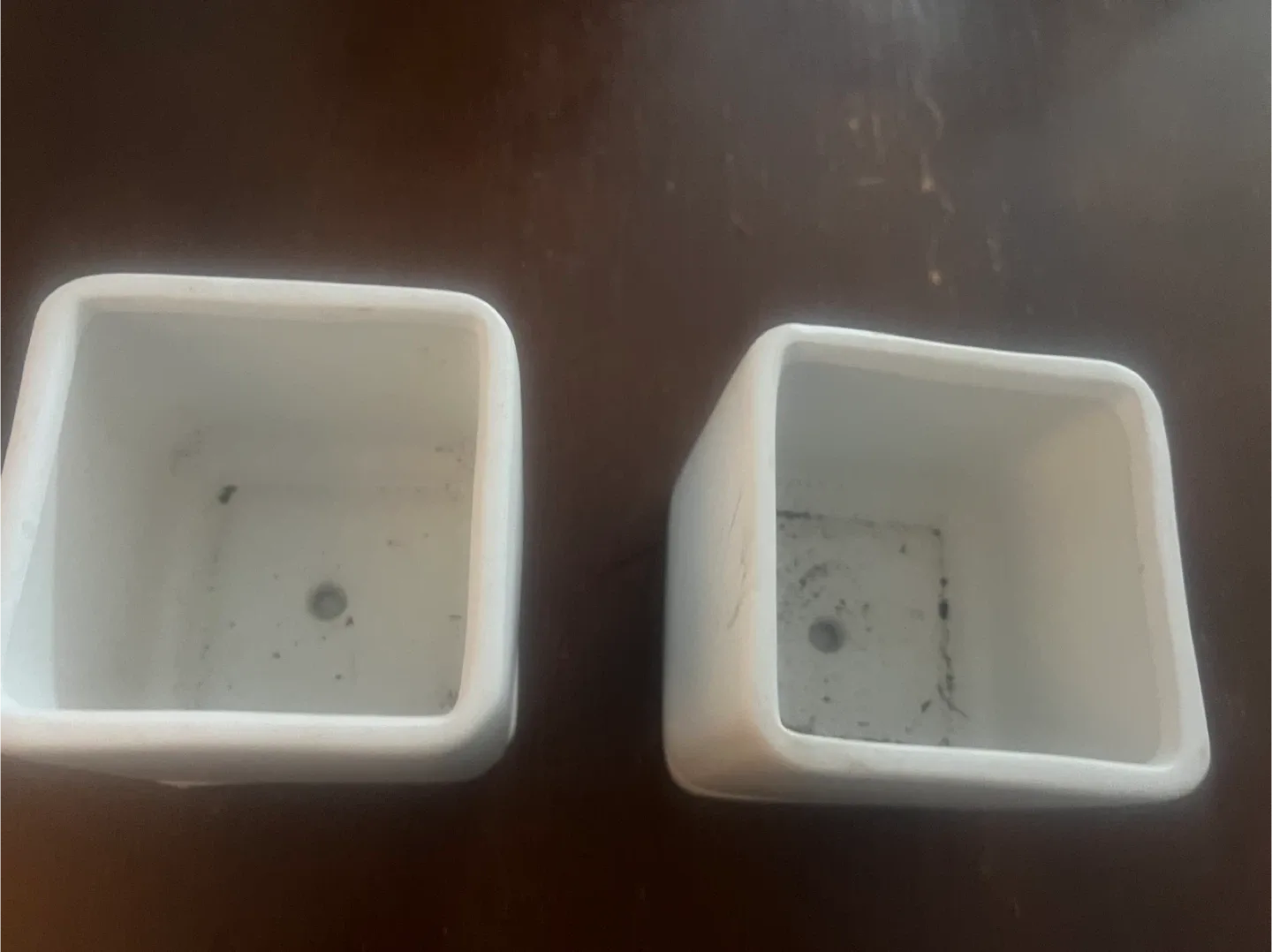 Two White Ceramic Square Flower Pots with Trays image indicator(3)