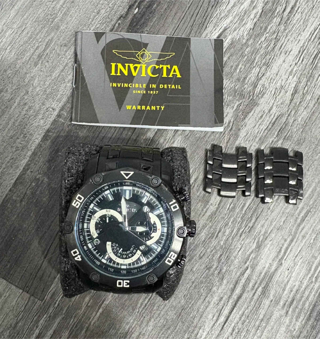 Authentic INVICTA Tachymeter Stainless Steel Watch + Case image indicator(7)