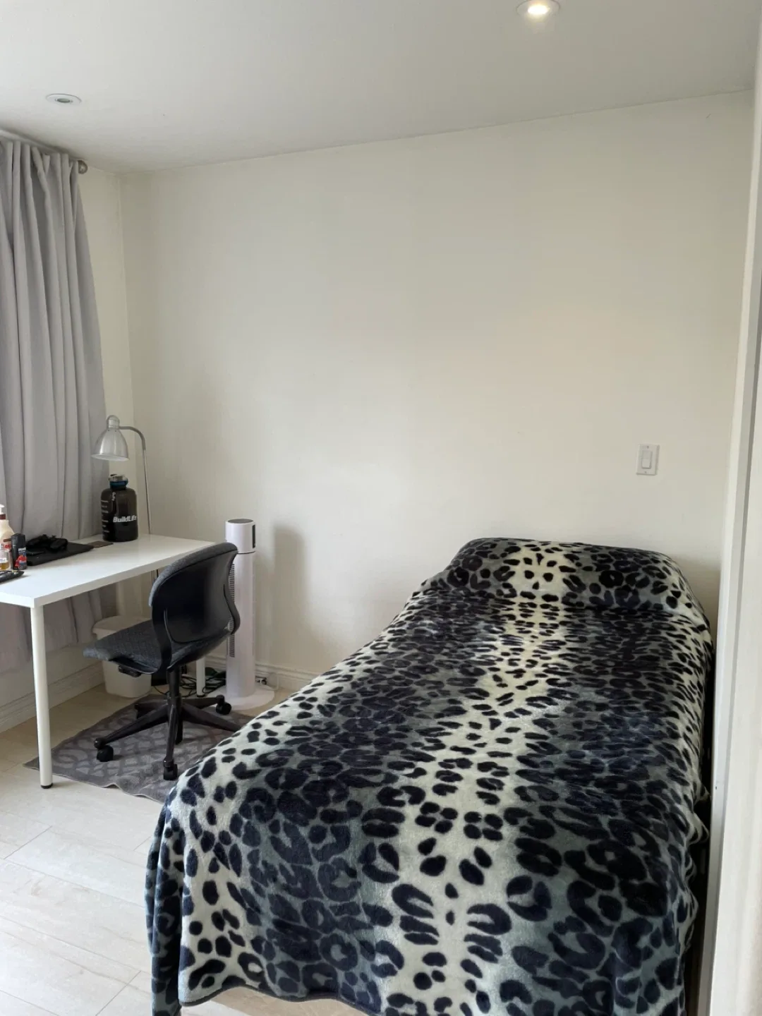 1 Bright furnished BR in 2 br suite by Joyce Station image indicator(5)