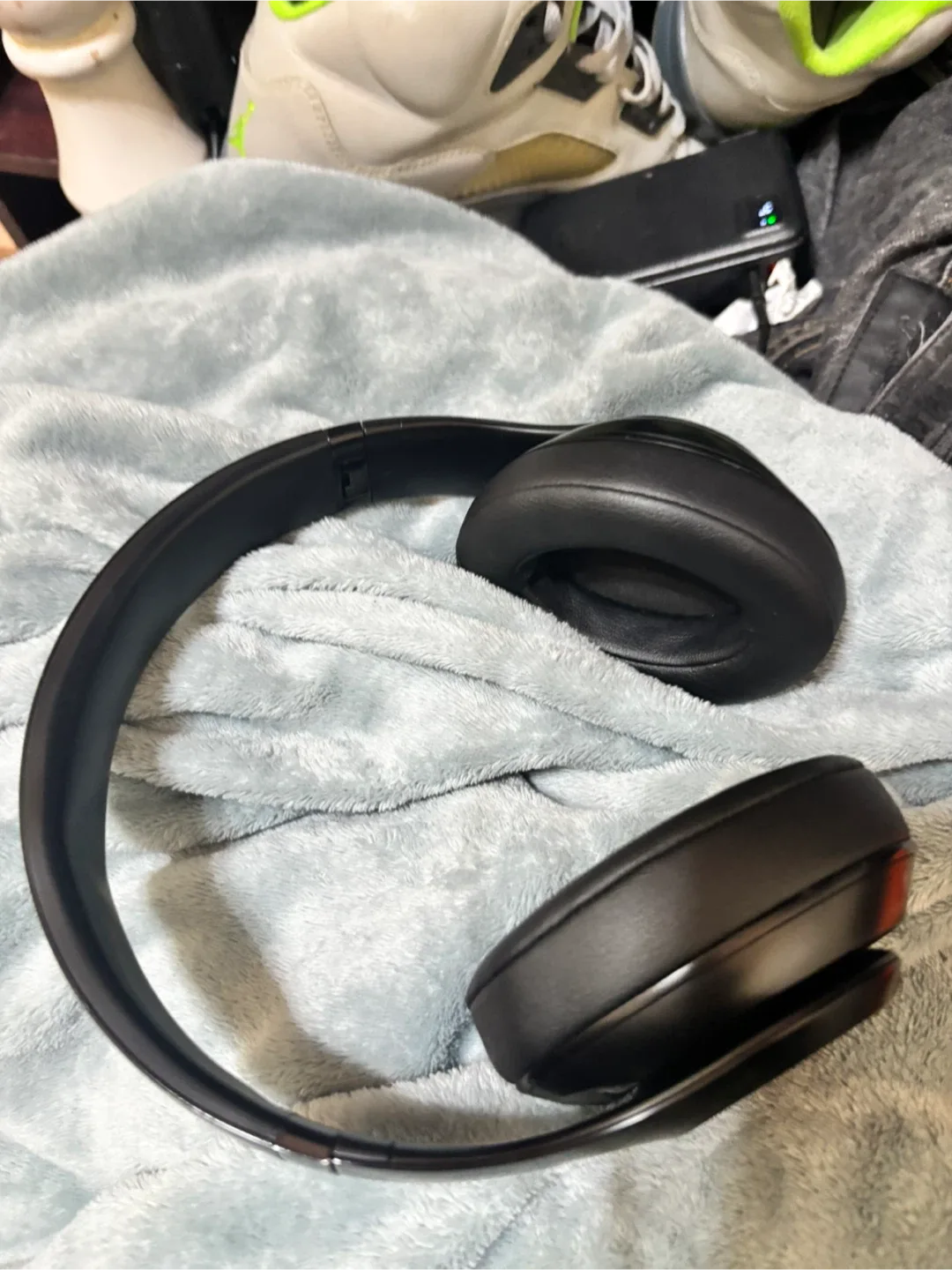 Beats Studio3 Wireless Headphones - Black image indicator(3)