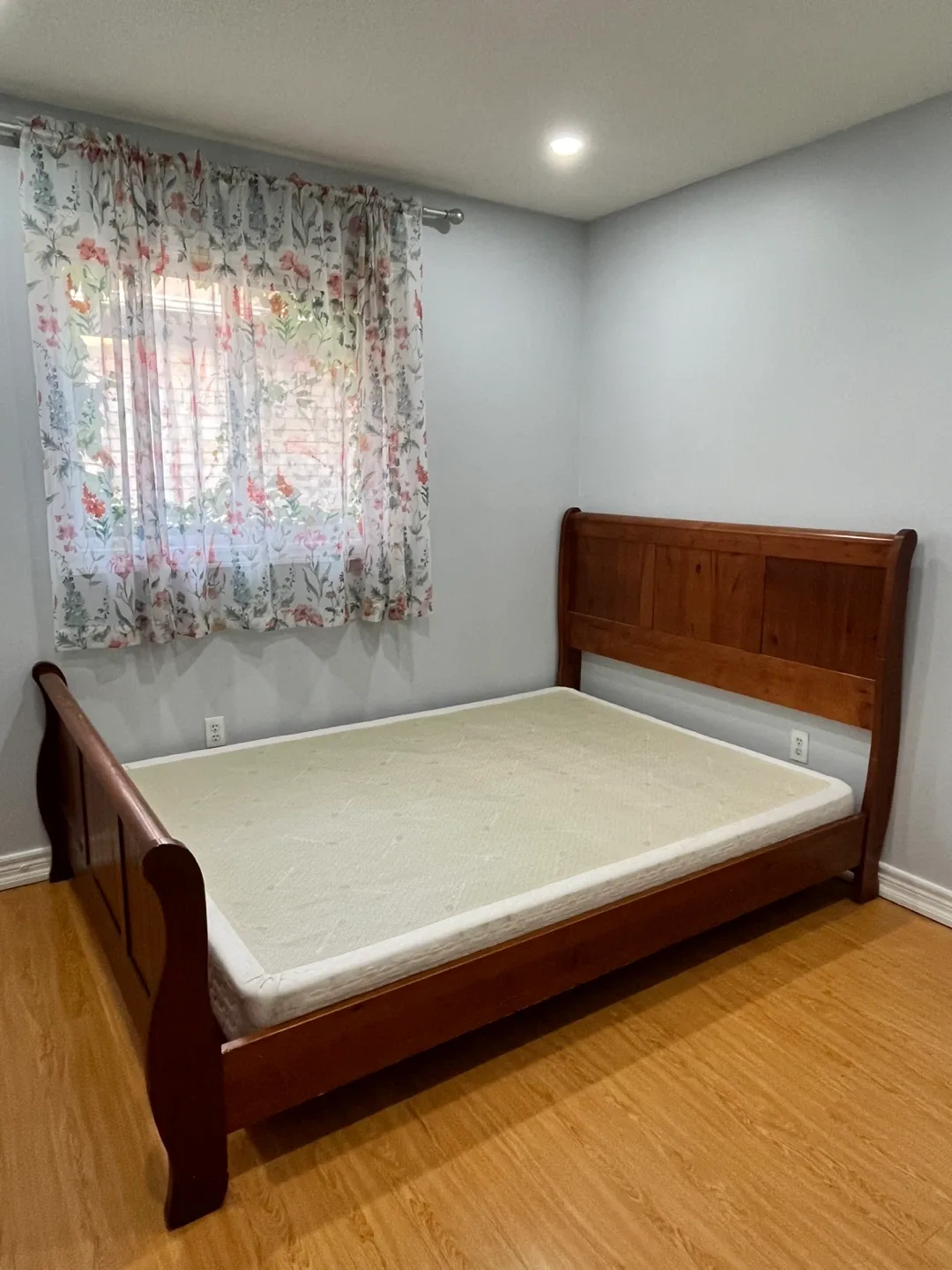 Wooden Sleigh Bed Frame image indicator(8)