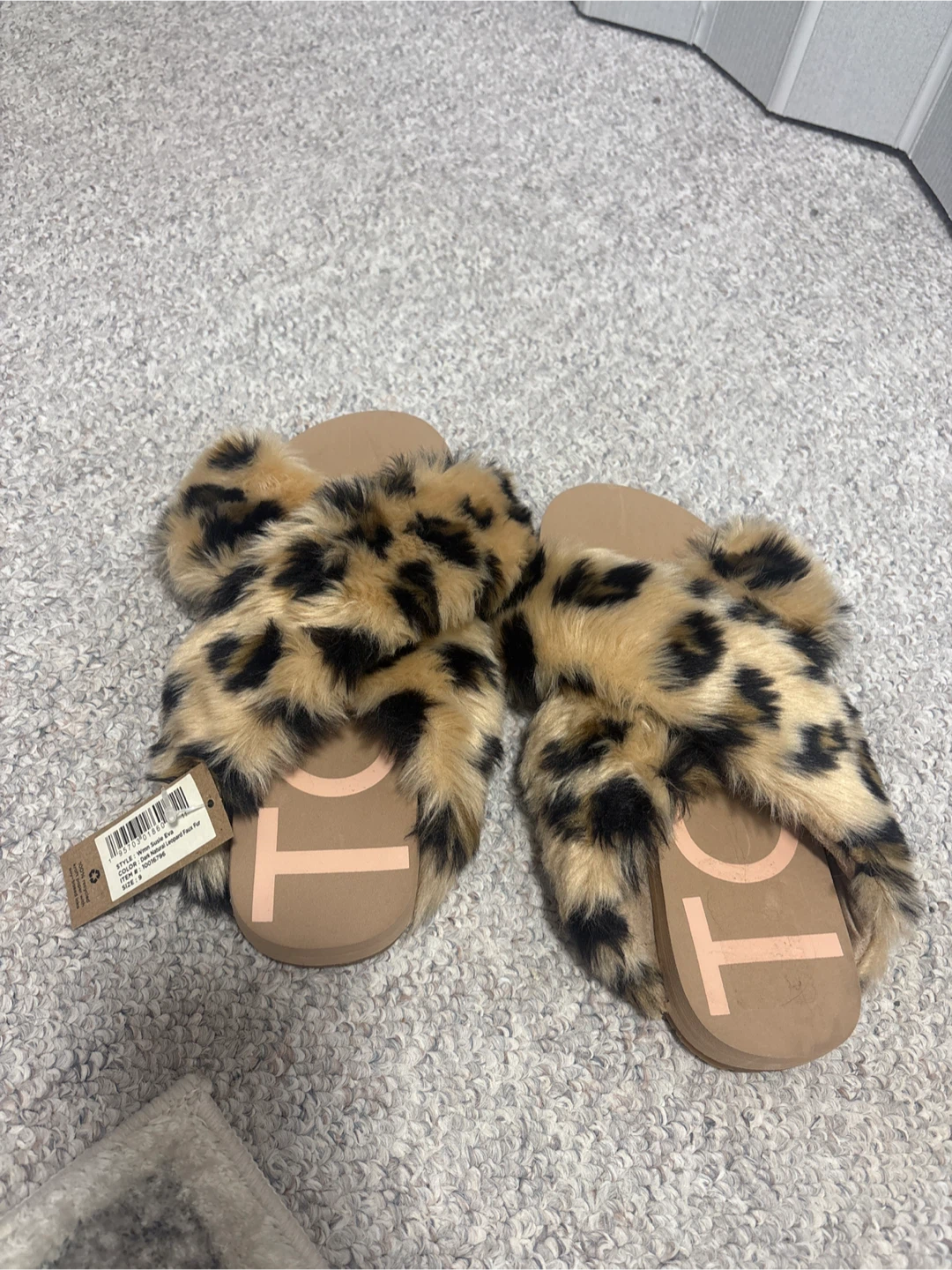 TCT Natural Leopard Faux Fur Slides - Size 9