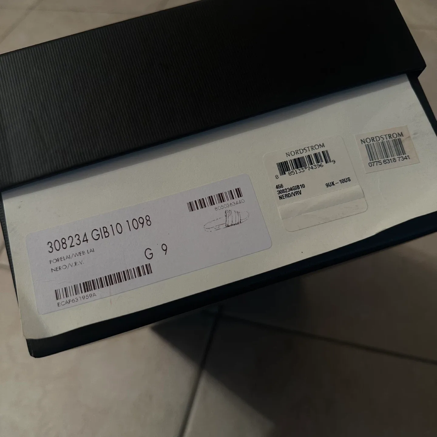 Gucci Shoe Box image indicator(3)