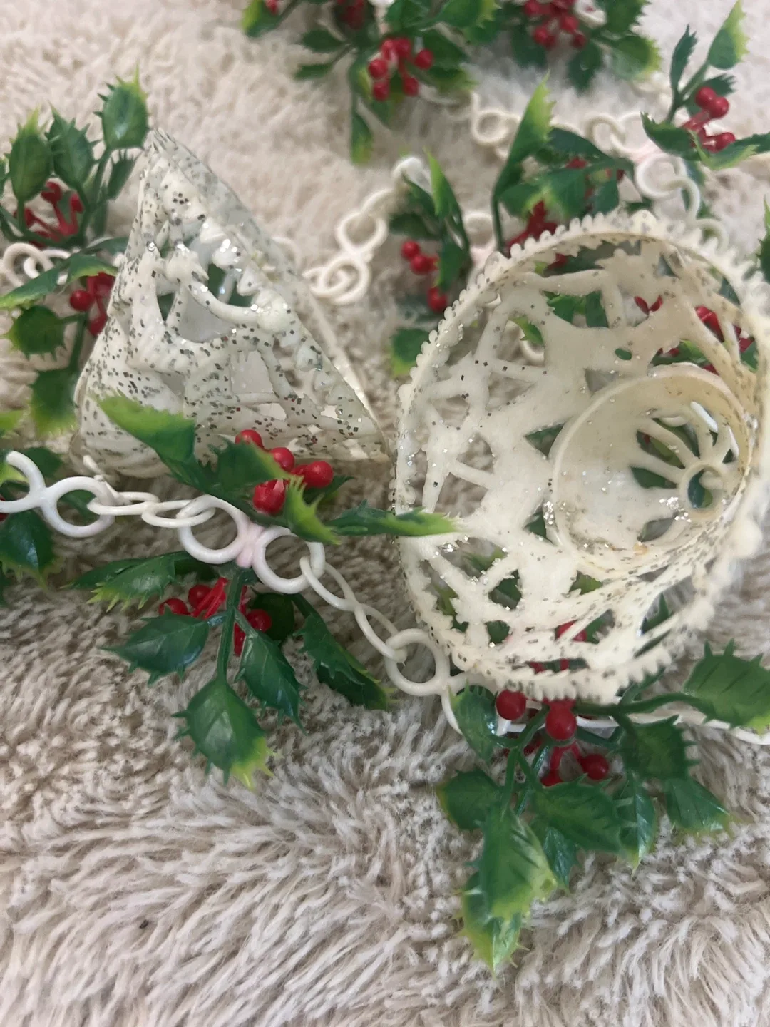 Christmas Garland with Bells & Holly image indicator(3)