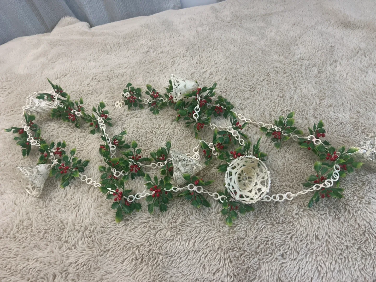 Christmas Garland with Bells & Holly image indicator(2)
