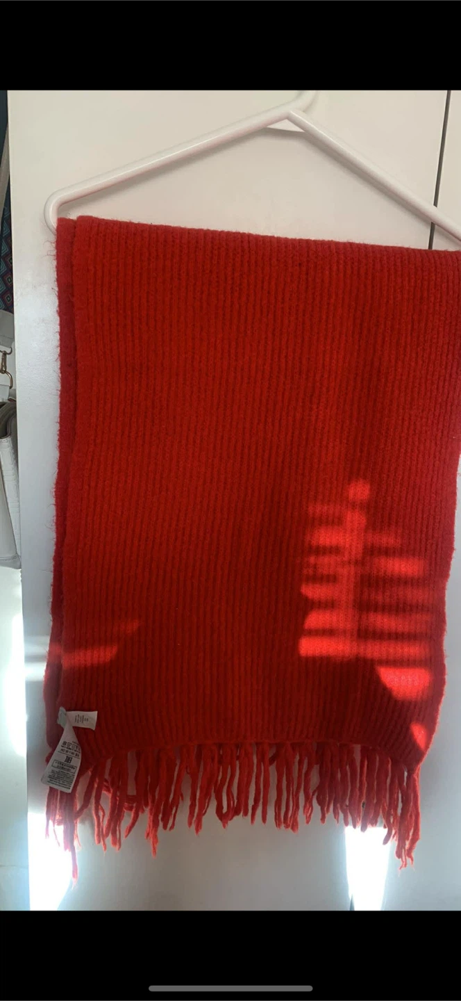 Red GAP Scarf