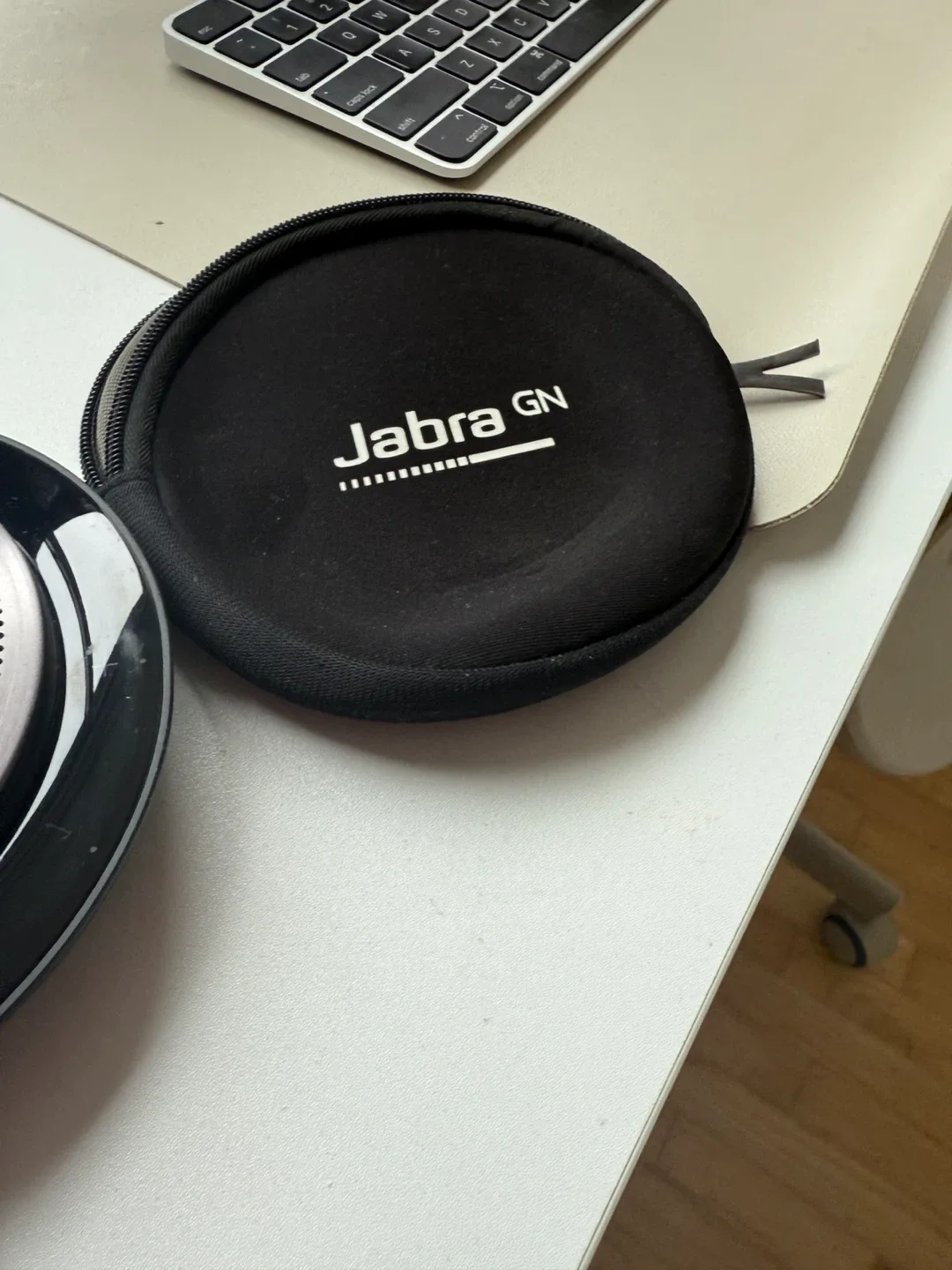 Jabra Speak 750 UC Wireless Bluetooth Speaker image indicator(6)