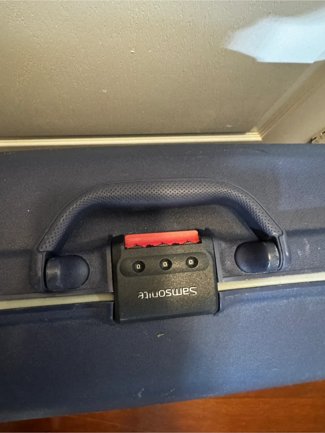 Samsonite Suitcase - Carry On image indicator(3)