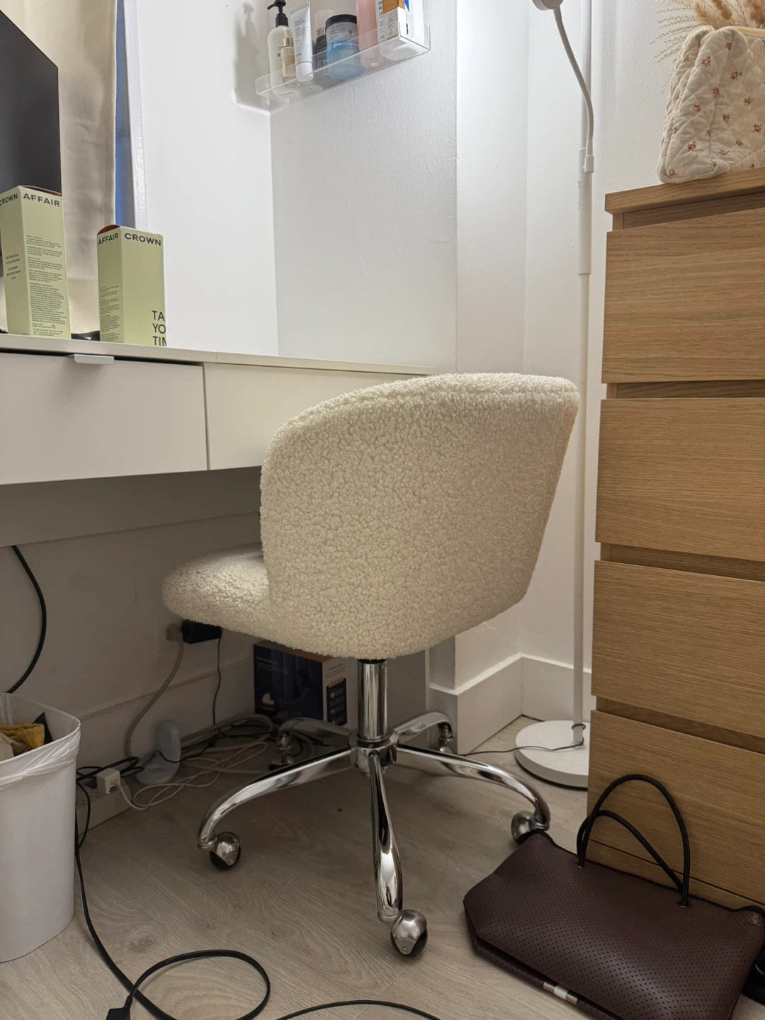 White Boucle Swivel Desk Chair